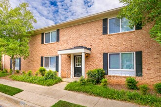 Building Photo - 2905 Arrowhead Dr