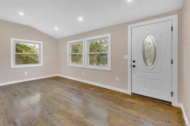 Foto del edificio - 46 Scenic Rd