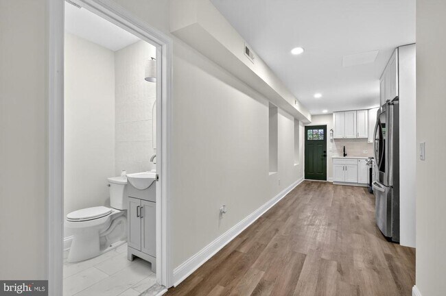 Foto del edificio - 2447 Turner St