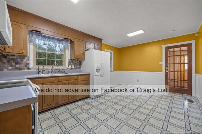 Foto del edificio - 5842 Columbine Rd