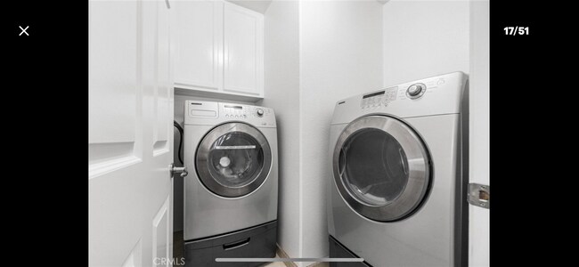 Lavadora y secadora incluidas para su uso. - 24545 Santa Clara Ave