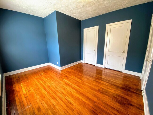 Foto del edificio - 1211 Bridge St NW