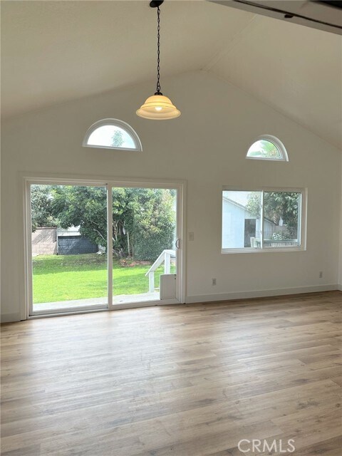 Building Photo - 418 N Lucia Ave