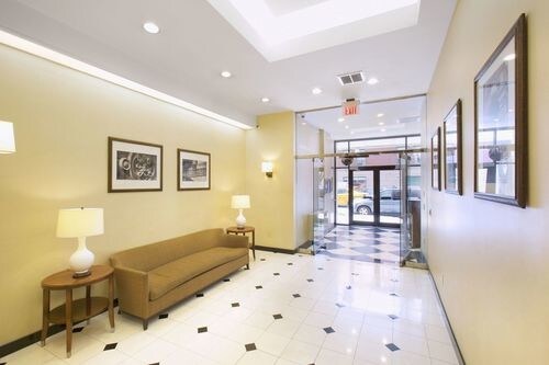 Building Photo - 101 W 90th St