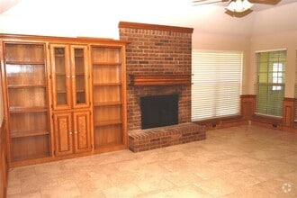 Building Photo - 314 Raintree Ln
