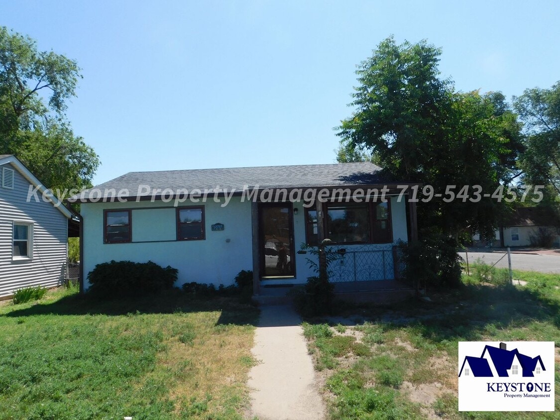 Primary Photo - 2 Bedroom/1 Bath/ 1 Car Garage House on Corner Lot - $1,125/$1,125
