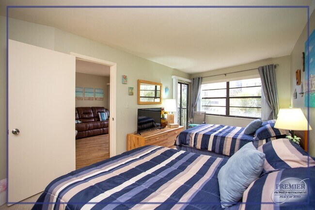 Building Photo - MARCO ISLAND 1 BEDROOM 1 BATH ** WEEKLY UN...