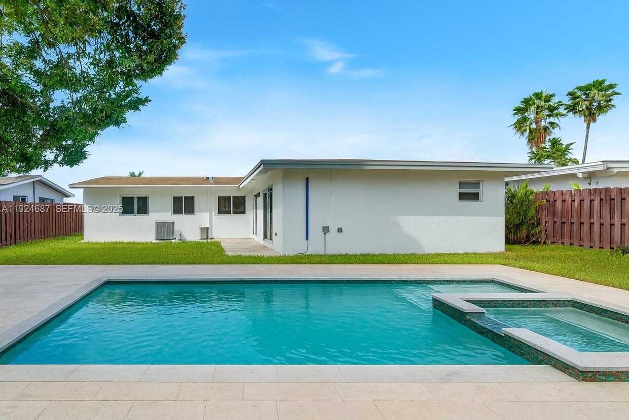 Foto principal - 1520 NE 14th Terrace