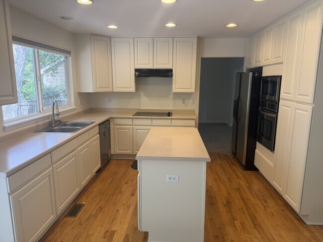 Foto del edificio - 7619 S Hudson St