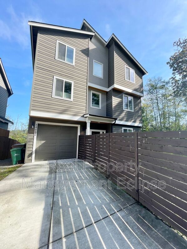 14002 Macadam Rd S, Tukwila, WA 98168 House Rental in Tukwila, WA