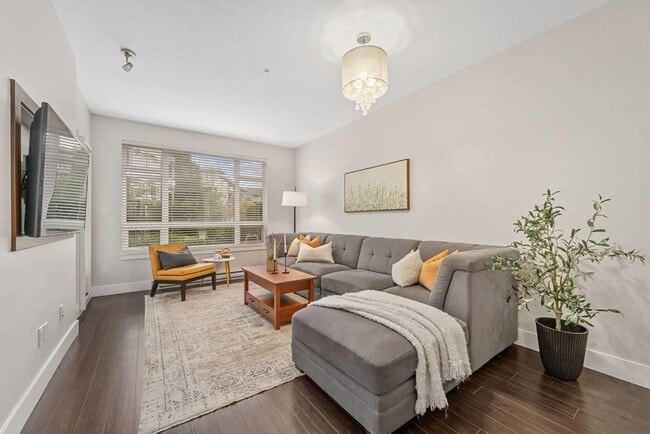 Building Photo - 20211-20266 66 Ave