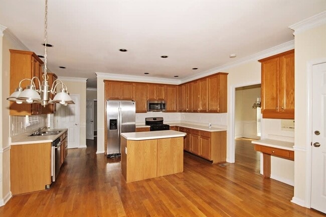 Building Photo - 1324 Beaumont Ct NW