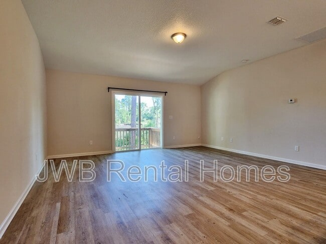 Foto del edificio - 839 Pine Moss Rd