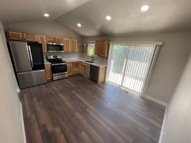 Building Photo - Stunningly Remodeled 4 bedroom home! With ...