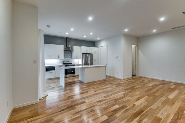 Foto del edificio - 3812 San Jacinto St