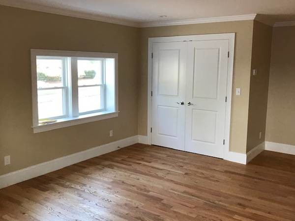 Building Photo - Luxury 2 bedroom with 2 off-street parking!