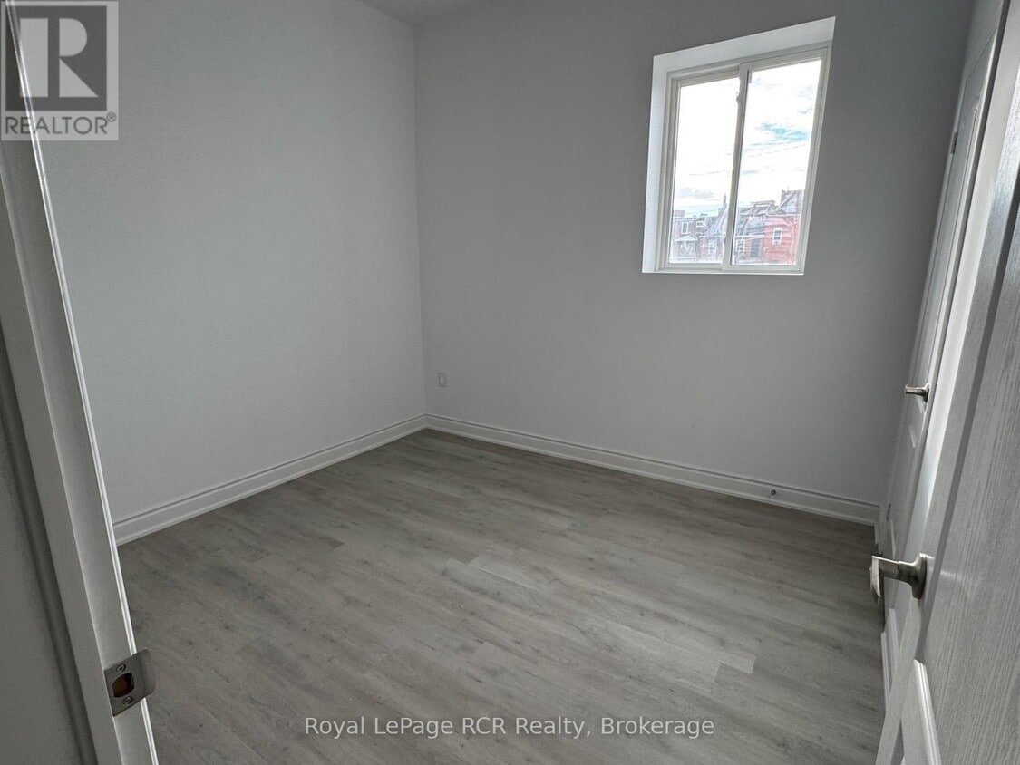 Photo du bâtiment - 828 3rd Ave E