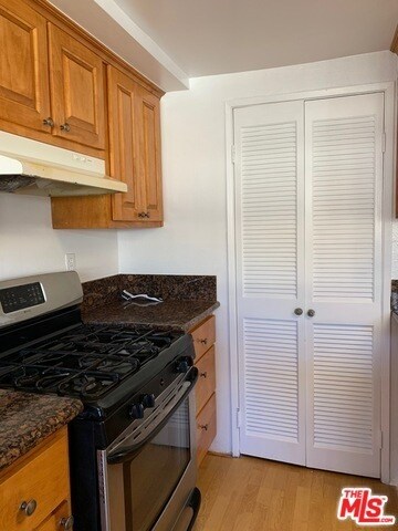 Building Photo - 370 S Commonwealth Ave