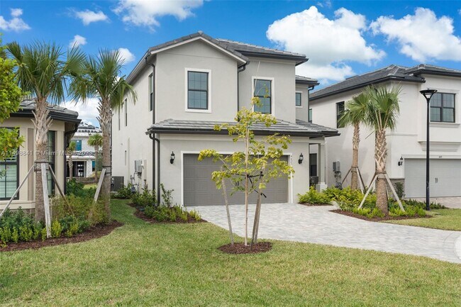 Building Photo - 4423 Spruce Ln