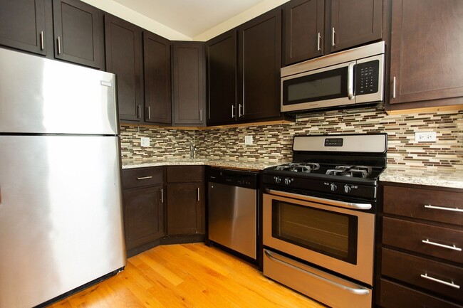 Foto del edificio - 2222 W Belden Ave