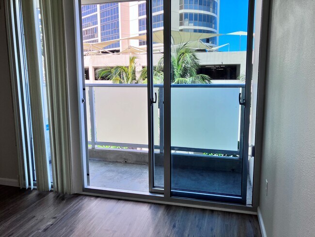 Lanai - 801 South St