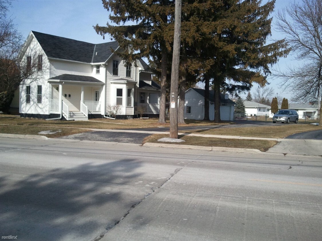 Primary Photo - 2410 Erie Ave