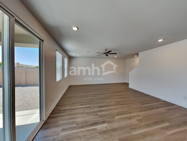 Building Photo - 9628 Harkes Dr