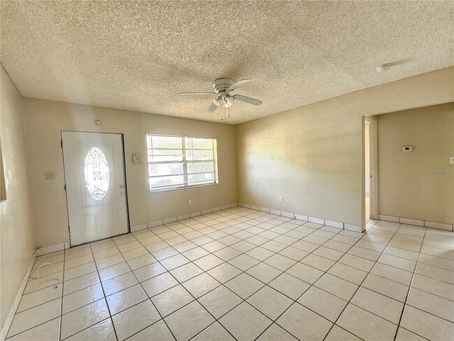 Foto del edificio - 2235 Lakeview St