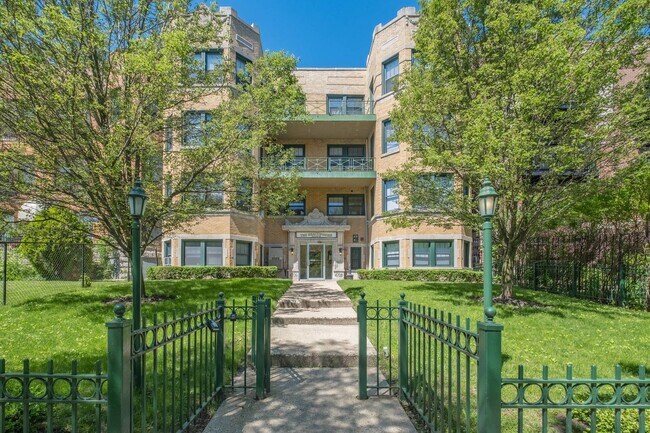 Building Photo - 4706 N Beacon St