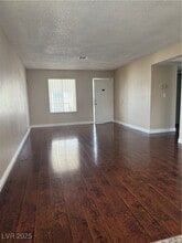 Building Photo - 4689 W Sand Creek Ave