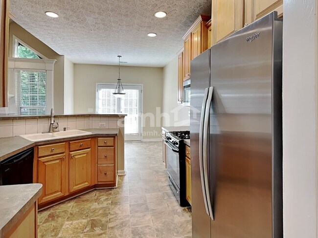 Foto del edificio - 5701 Rutland Cir