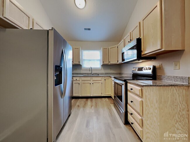 Foto del edificio - 15037 Oak Rd