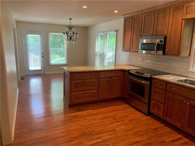 Building Photo - 2468 Venture Dr