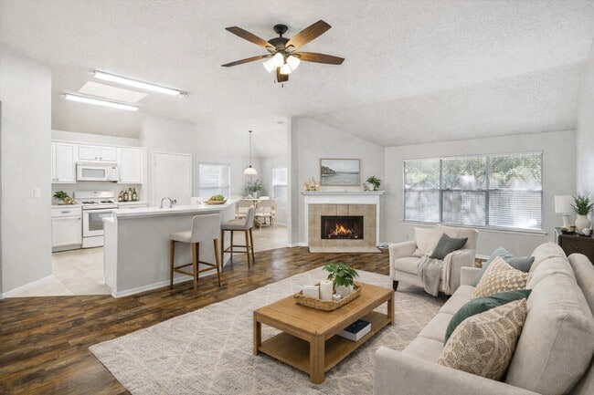 Building Photo - 1606 Blossom Creek Ct