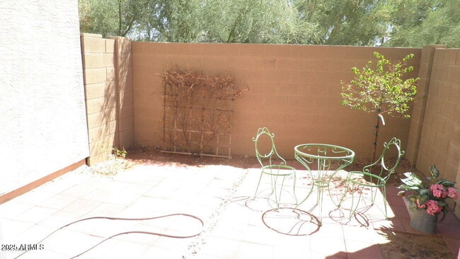 Building Photo - 1015 S Val Vista Dr