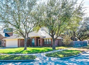 Building Photo - 21619 Oakcreek Ct