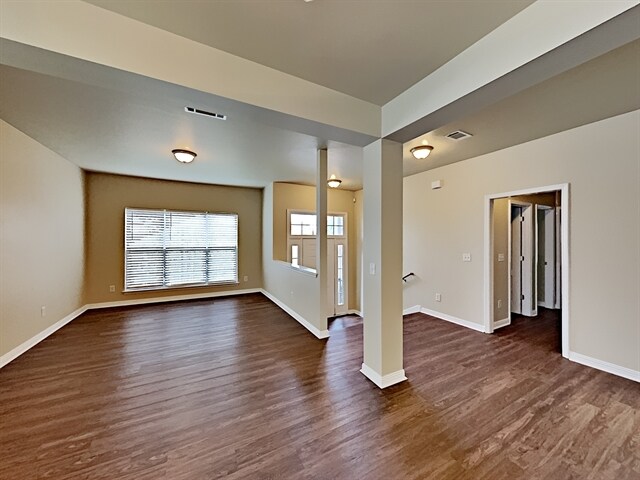 Building Photo - 100 Autumn Oaks Court