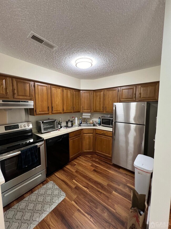 2304 Aspen Dr, Plainsboro Township, NJ 08536 Condo for Rent in