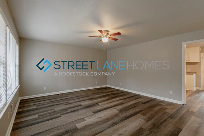 Foto del edificio - NOW OFFERING $250 OFF THE FIRST FULL MONTH...
