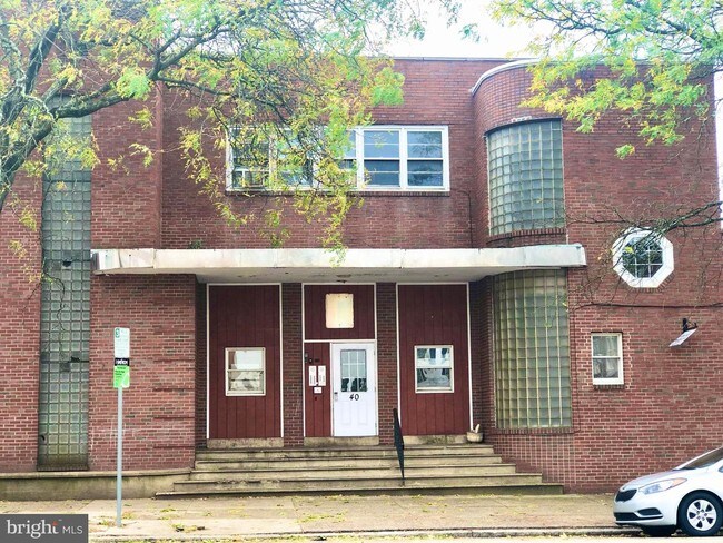 Building Photo - 40-44 E High St