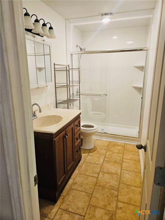 Foto del edificio - 104 Plains St