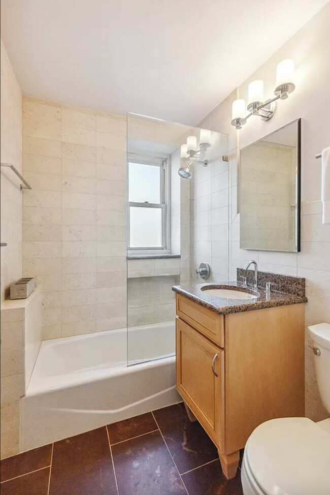 Foto del edificio - 126 E 35th St