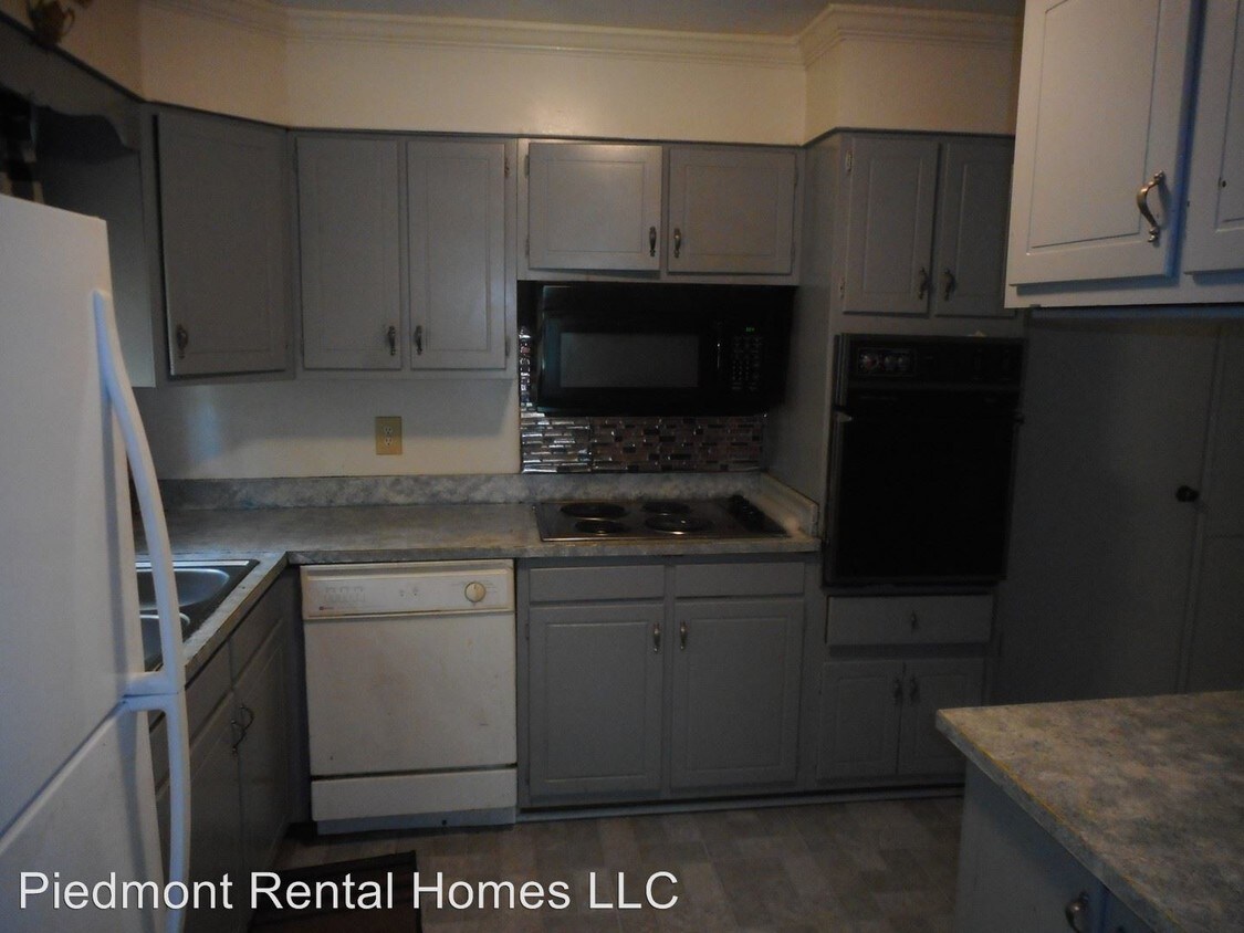 Building Photo - 3 br, 2 bath House - 2604 Dumfries Rd