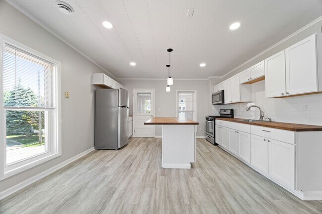 Foto del edificio - 801 W 26th St