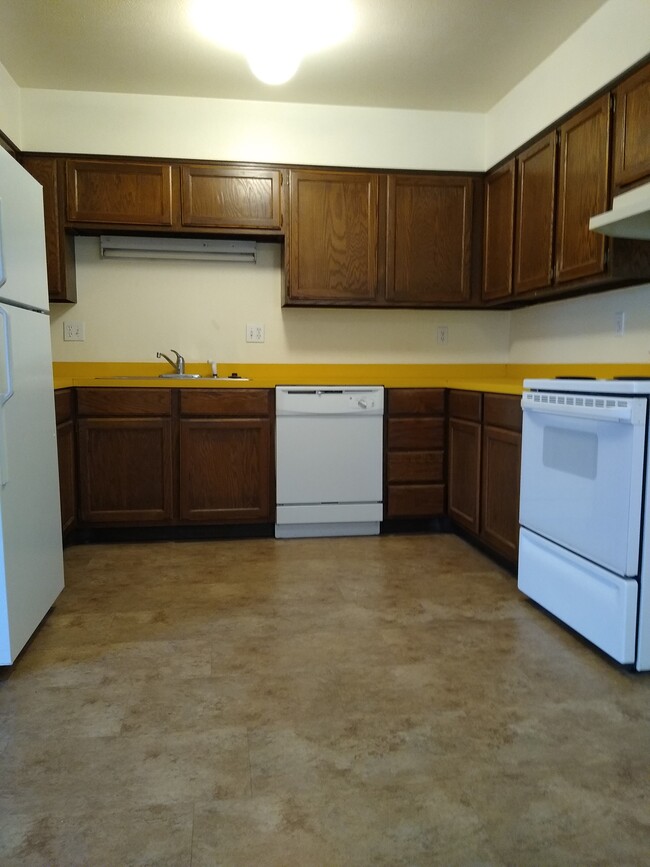 Kitchen - 1408 Taft Ave