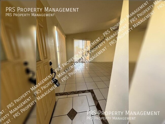 Building Photo - 1831 W Derringer Way