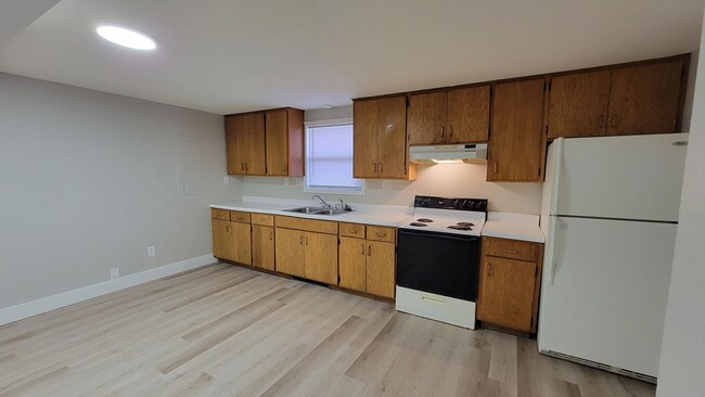 Building Photo - Great 2 bedroom fully remodeled