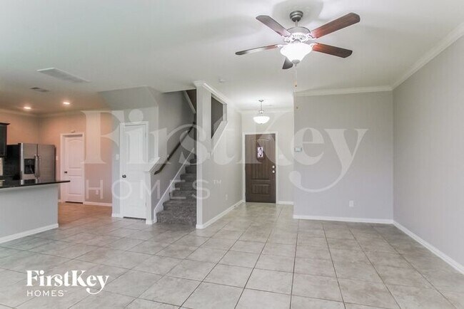 Building Photo - 605 Pine Creek Dr