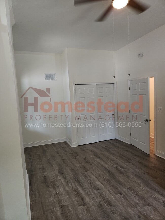 Photo - 725 W Marshall St Apartment