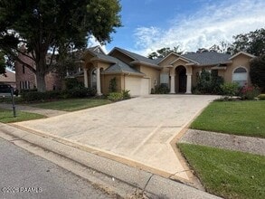 Building Photo - 203 Baltusrol Dr